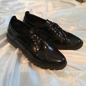 Oxford style dress shoes